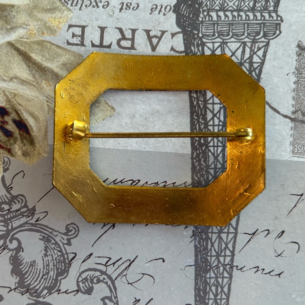 EXQUISITE ANTIQUE GUILLOCHE ON BRASS ENAMEL PIN - Picture 4 of 4